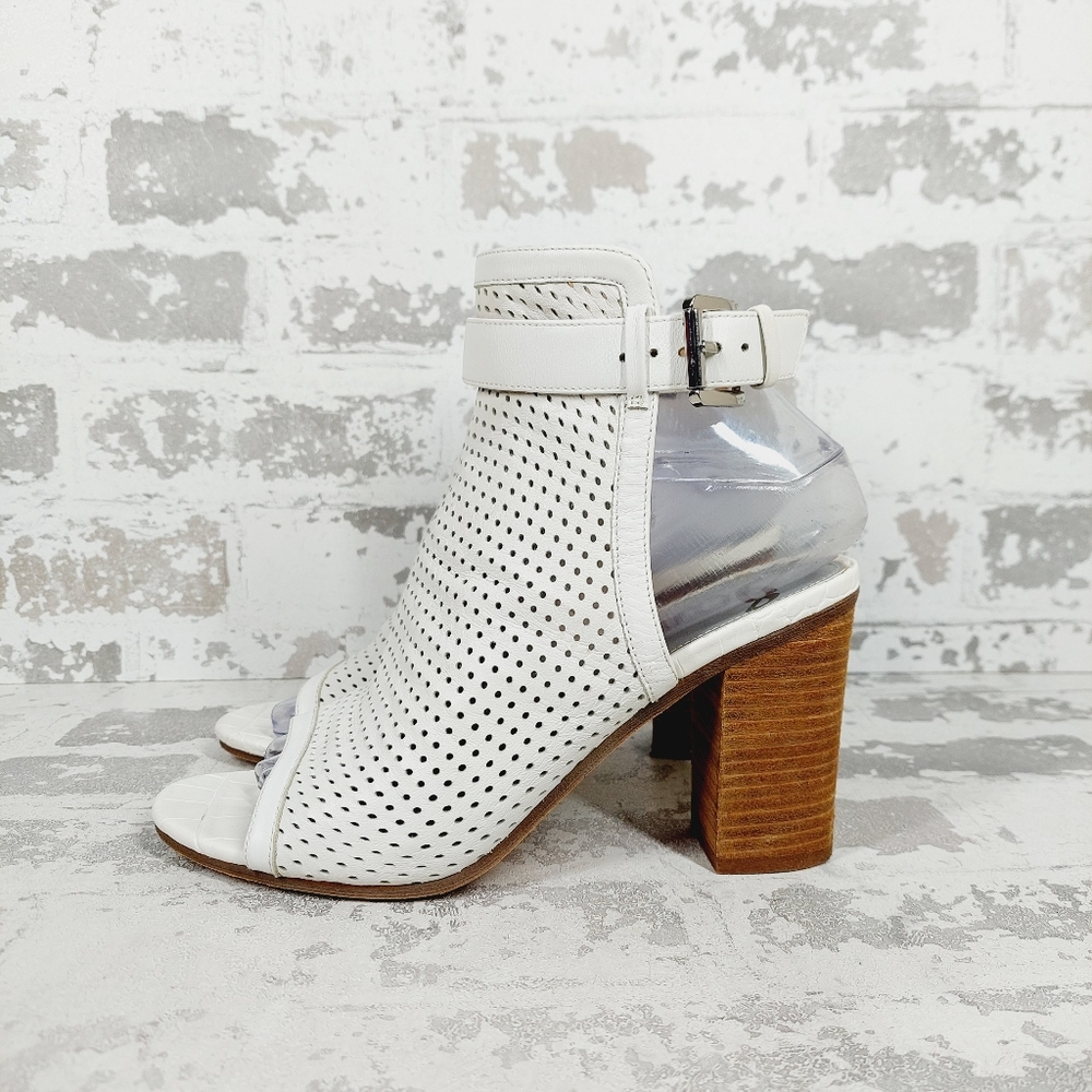 Sam Edelman Emmie Leather White Perforated Block Heel Sandals i508